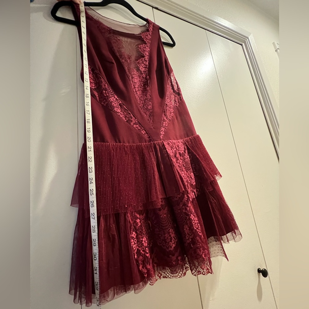 Lace Shift Dress - Picture 3 of 6